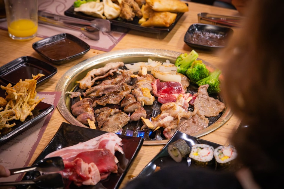Dia dos Namorados: Yakinikuya aposta em experiência exclusiva inspirada no tradicional churrasco japonês
