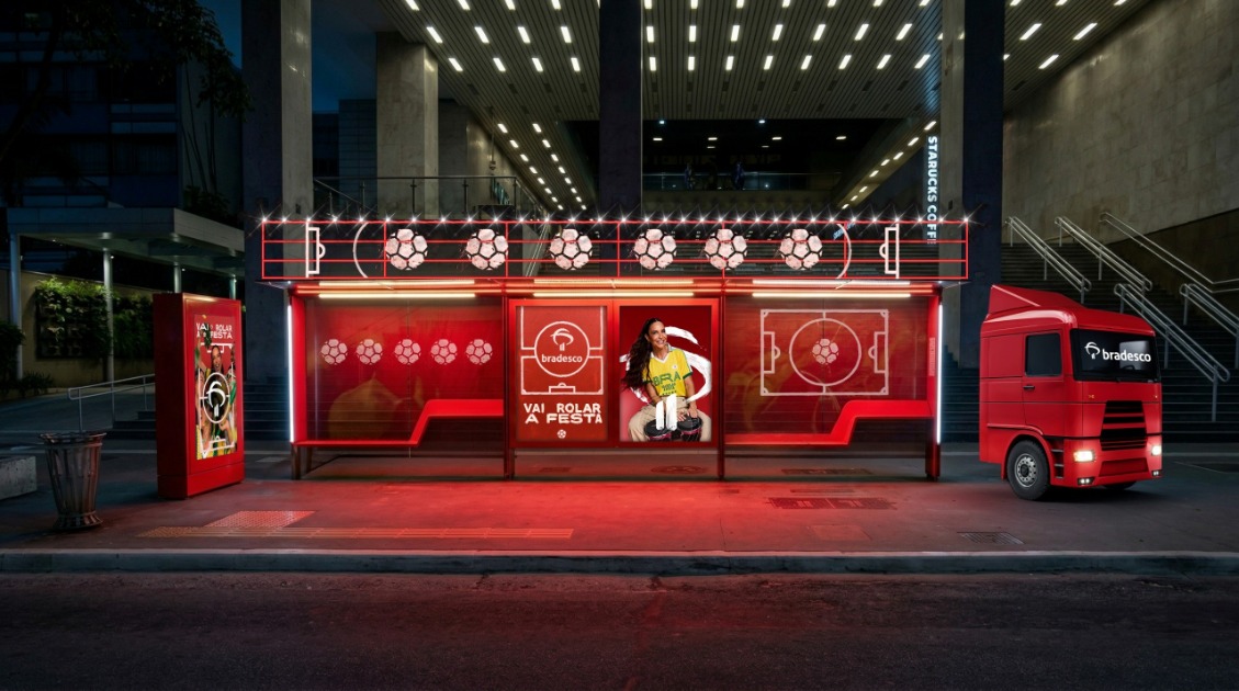 Bradesco entra no clima da Copa com ativações inspiradas na campanha "Vai Rolar a Festa"