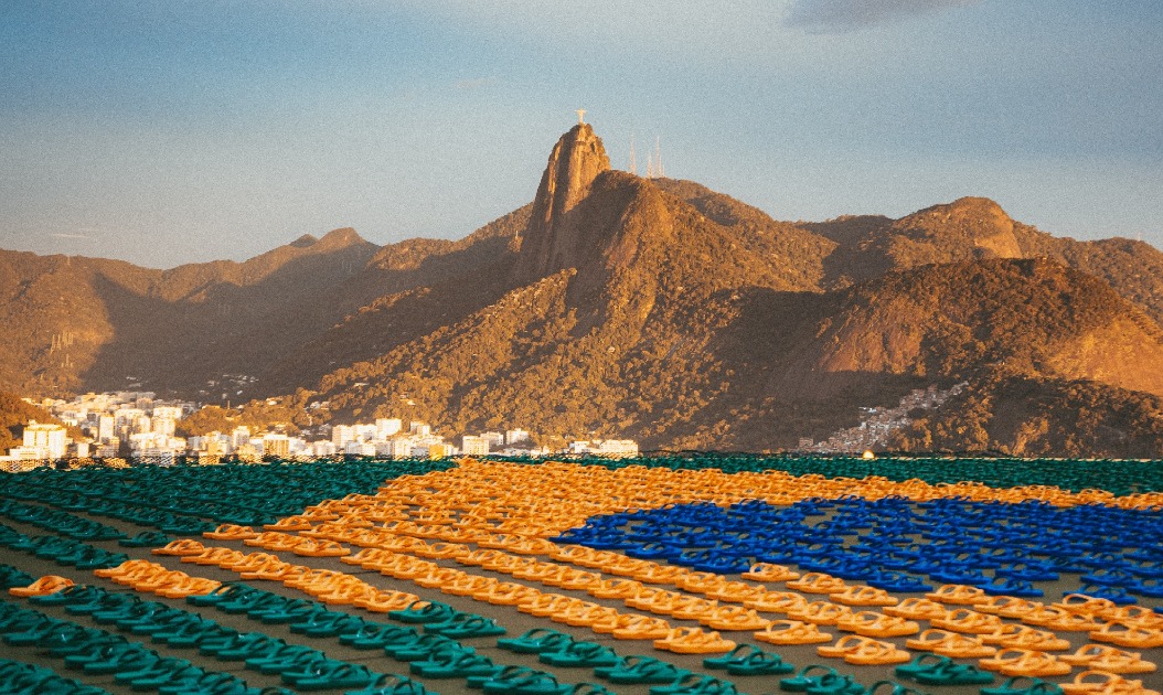 Da Rua do Senado ao Parque Bondinho Pão de Açúcar®, Havaianas celebra a estreia do Brasil com ativações no Rio de Janeiro