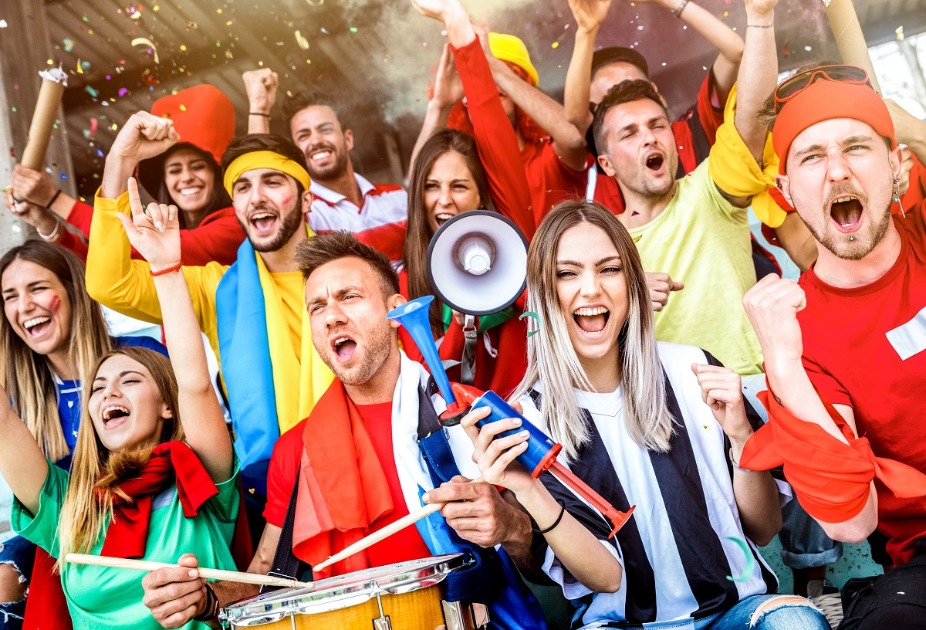 O grito de gol pode prejudicar sua audição? Especialista alerta para riscos do excesso de ruído em estádios e bares