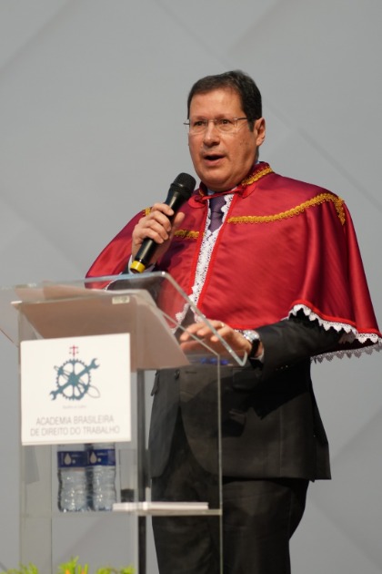 Mauro Menezes reforça compromisso com a defesa dos direitos sociais trabalhistas em sua posse na Academia Brasileira de Direito do Trabalho