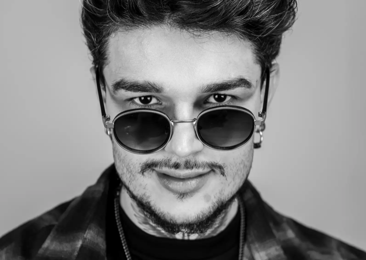 Renan Rozendo lança “Mulher Bonita” e coloca as mulheres no comando da história