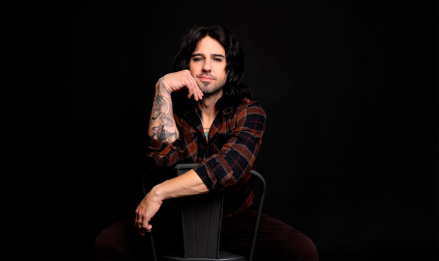 Guilherme de Sá apresenta show acústico no Teatro Estadual de Araras