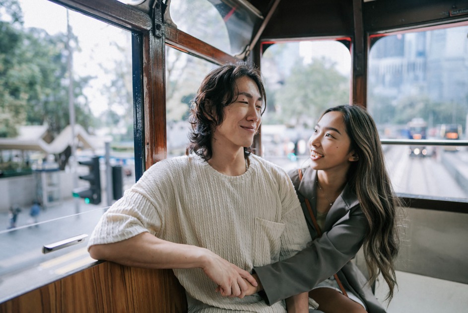 O Tinder está selecionando melhores amigos solteiros ao redor do mundo para seu novo reality “Double Date Island”