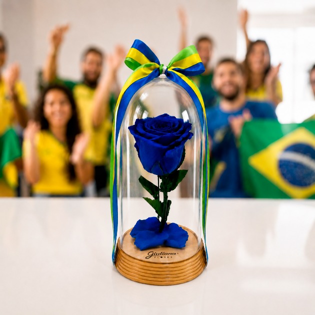 Giuliana Flores leva clima da Copa para o varejo com edição especial de Rosa Encantada