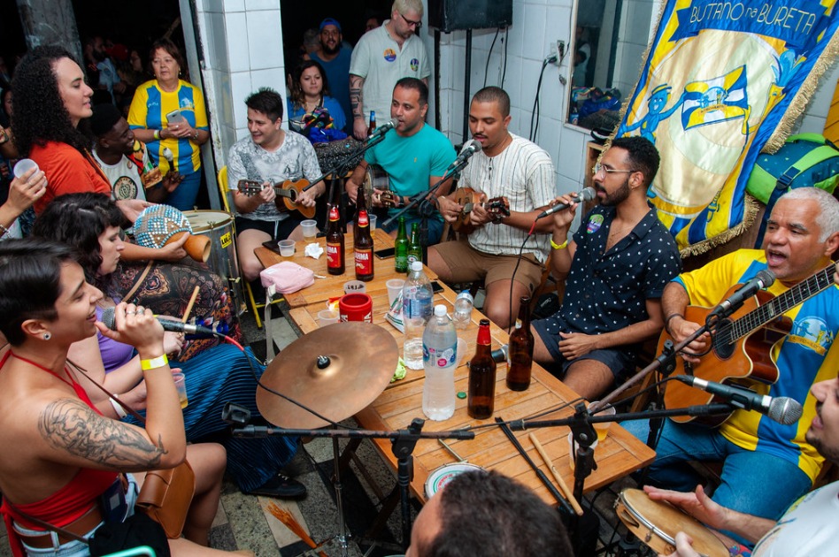 Final da Copa? Bloco Butano na Bureta faz roda de samba no Bargaça, no Morro do Pinto, com feijoada e transmissão da decisão do Mundial Final da Copa? Bloco Butano na Bureta faz roda de samba no Bargaça, no Morro do Pinto, com feijoada e transmissão da decisão do Mundial