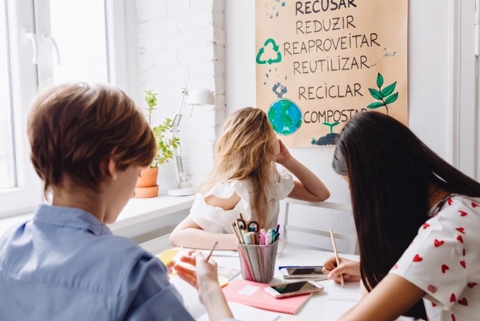 Educação ambiental além da tela: como transformar informação em ação