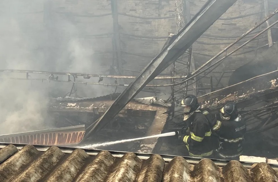 Após incêndio de segunda-feira, construtora mobiliza empresas e viabiliza reconstrução de tradicional loja de fotografia no Centro de Campinas