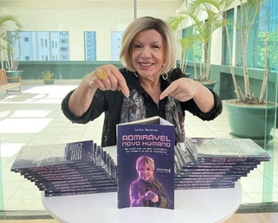 Leila Navarro lança livro que propõe uma reflexão sobre o que significa continuar humano na era da inteligência artificial