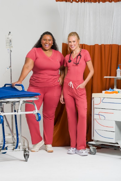 Em collab inédita, Pantys e Dra Cherie lançam calcinha absorvente e pijama cirúrgico para profissionais da saúde