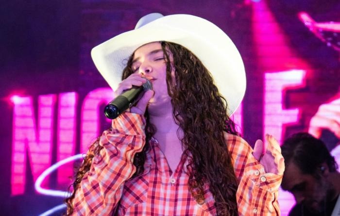 Nicolle Siqueira: a boïadeirinha da cidade que vem conquistando o sertanejo