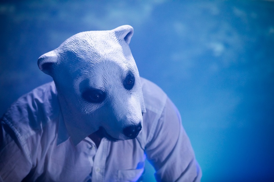 Antropoceno” estreia no SESC Santos e transforma a crise climática em experiência teatral