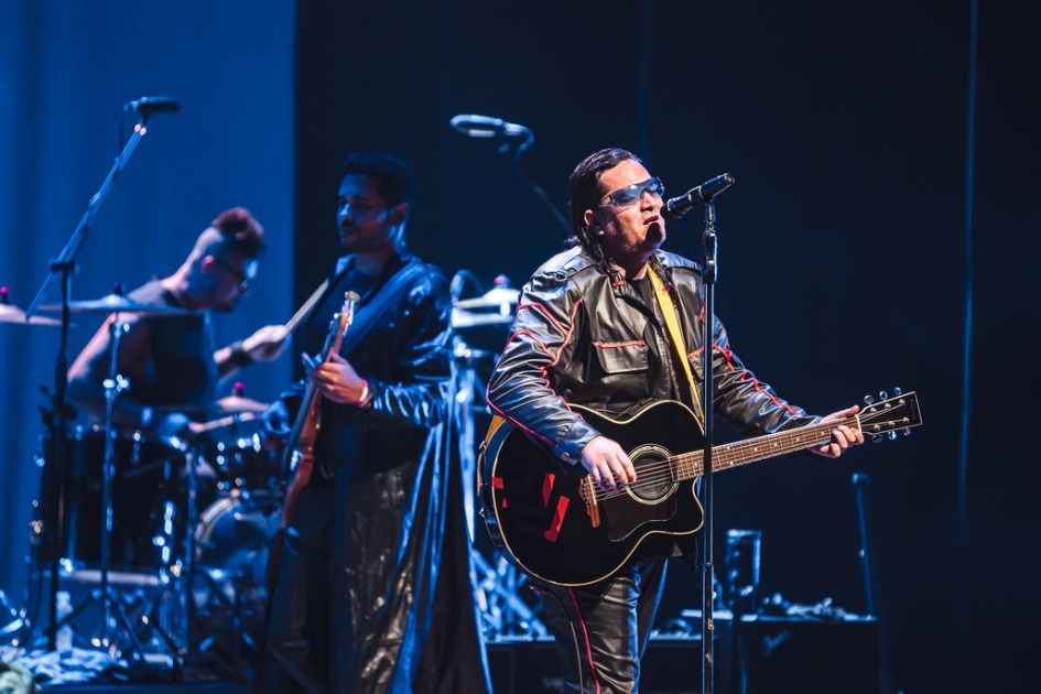 U2 Go Home celebra nova fase com gravação de DVD e show de estreia da turnê "Infinito" no Dia dos Pais