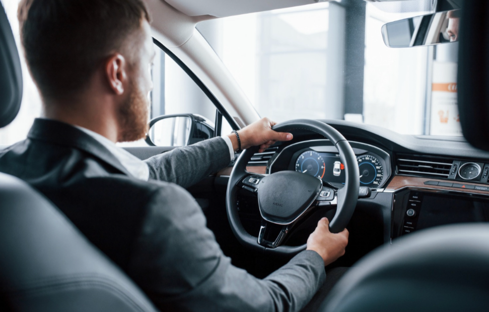 Dia do Motorista: Santa Catarina tem 317 vagas abertas e melhor salário médio entre os estados do Sul, aponta Infojobs