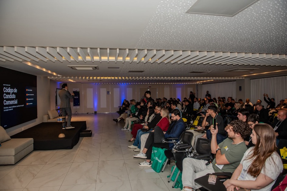 B2B Summit Brasil reúne lideranças empresariais e fortalece São José como polo de inovação e negócios