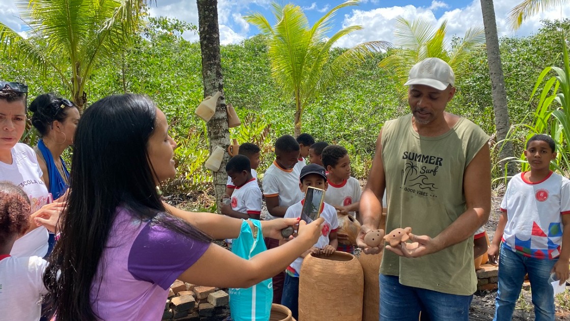 Documentário registra saberes tradicionais da cerâmica, fabricação de caxixi e memórias de Maragogipinho
