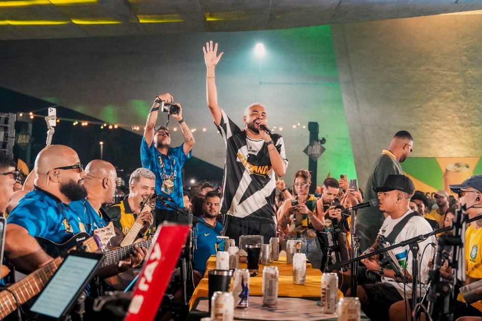 De surpresa, Yan lança "FutYANdo – Ao Vivo na Copa" com participações de Léo Santana e Benzadeu