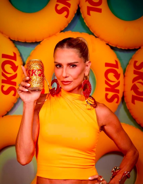A convite de Skol, Deborah Secco vive experiências no Fortal e marca presença no Camarote Skol