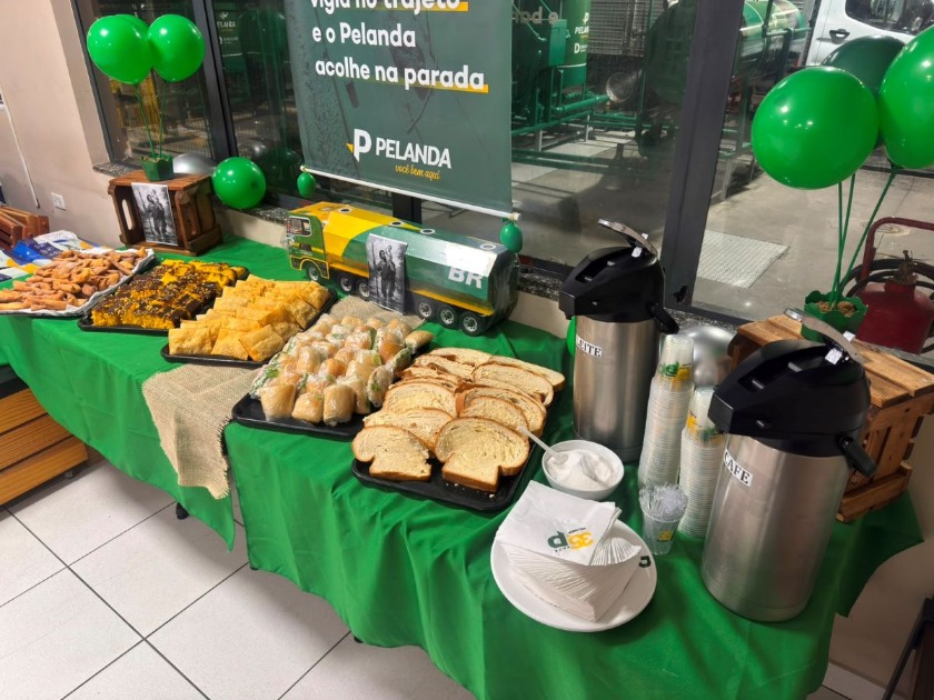 No Dia de São Cristóvão, Rede Pelanda transforma postos em ponto de encontro e acolhe motoristas com café da manhã