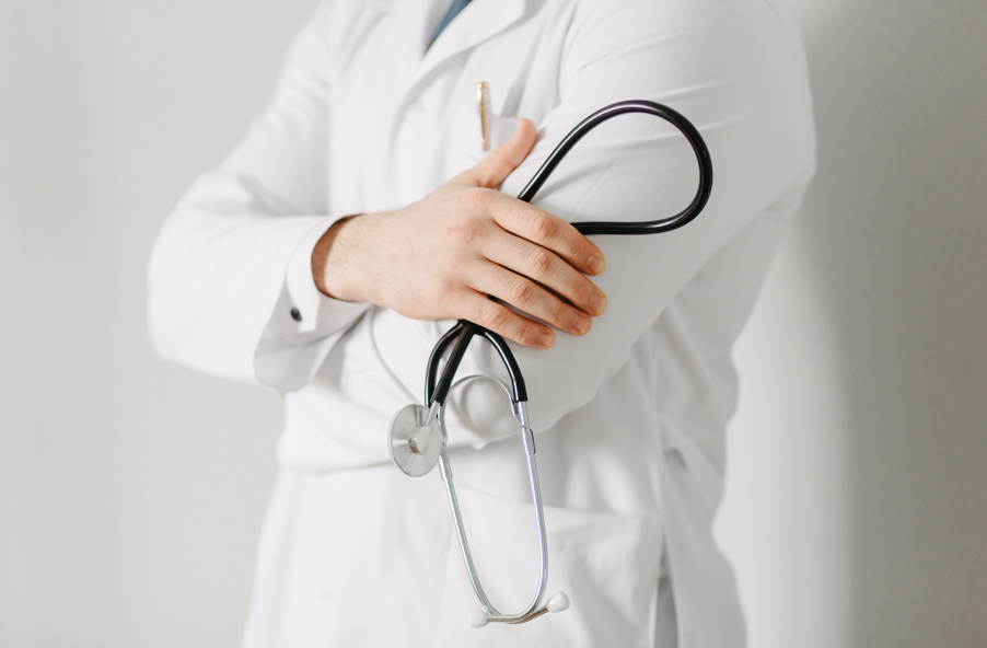 Você sabe o que faz um clínico médico? Especialista é fundamental para o cuidado integral do paciente