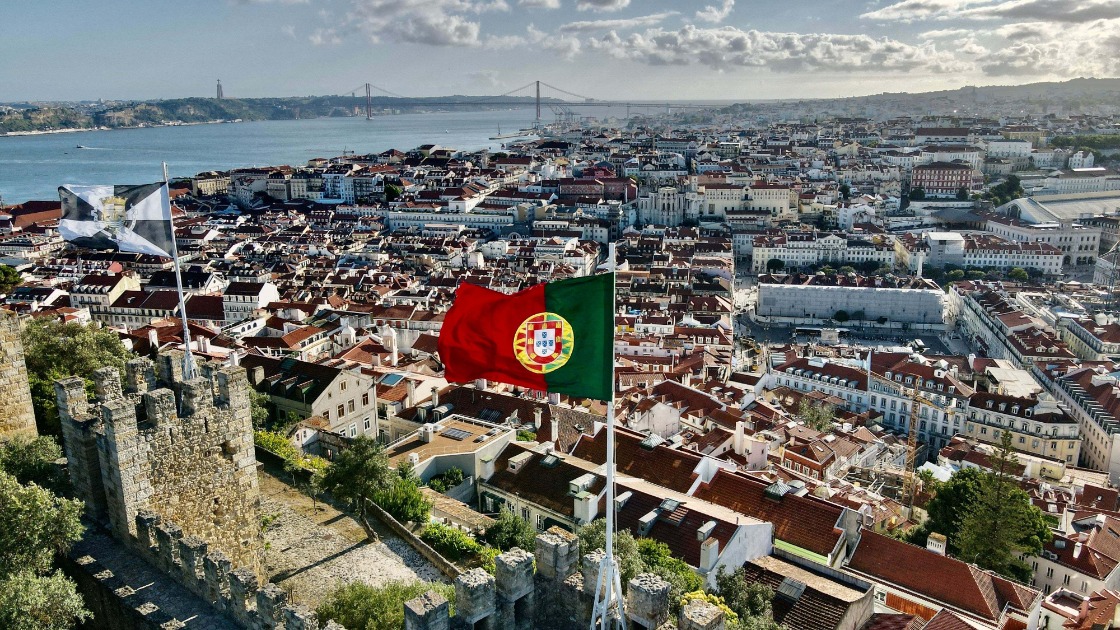 Golpe digital criado no Brasil continua evoluindo e tem Portugal como principal alvo, aponta Acronis
